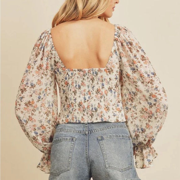 Vici FLORAL BUTTON DOWN TOP- IVORY/OLIVE with pink and blue flowers - Picture 4 of 10